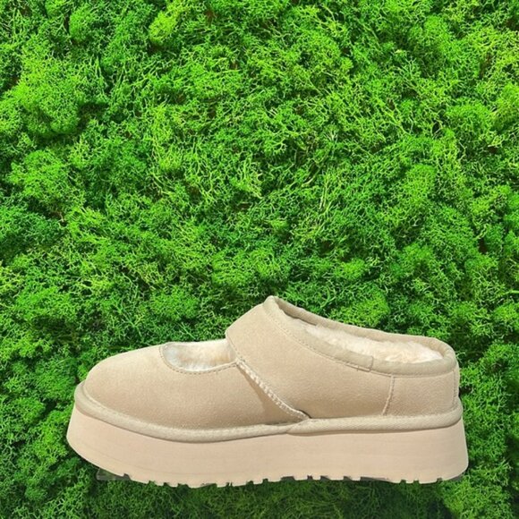 UGG Women's Bea Mary Jane - Picture 7 of 9